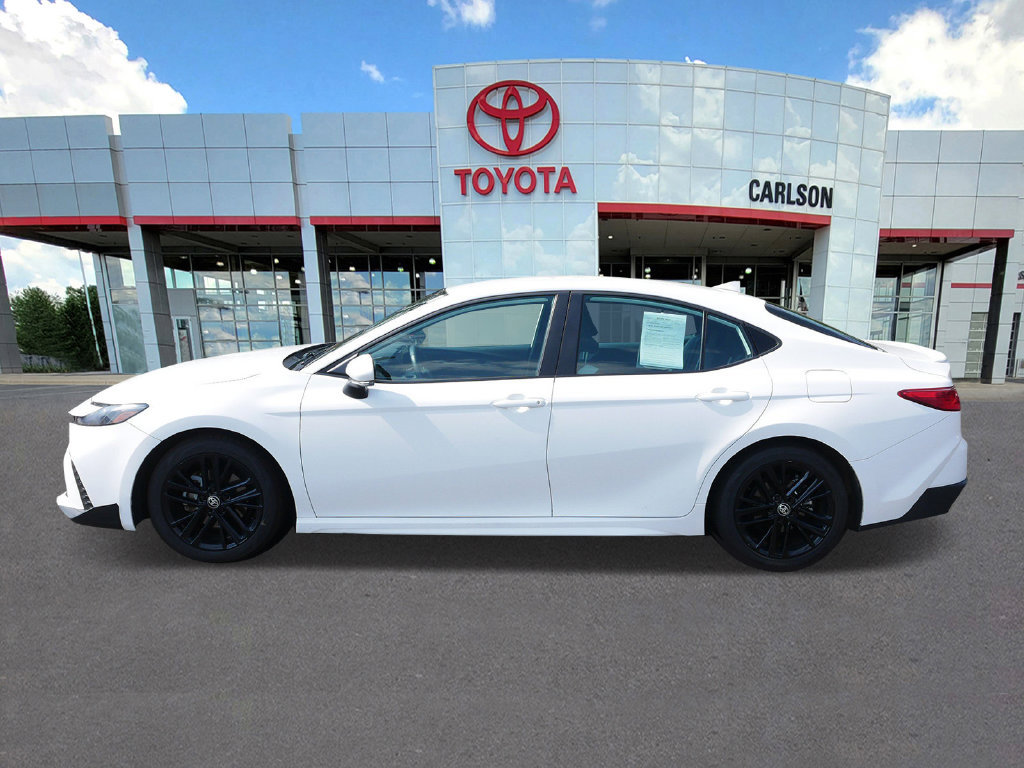 Used 2025 Toyota Camry SE FWD image 7