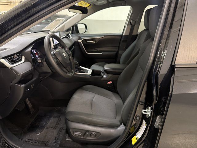 Used 2024 Toyota RAV4 XLE FWD image 15