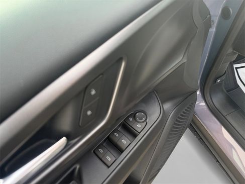 New 2026 Chevrolet Equinox EV LT image 14