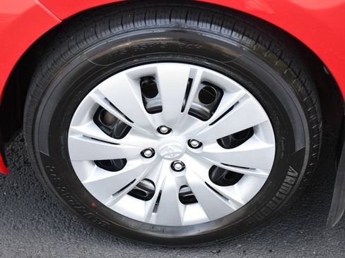 Used 2013 Toyota Yaris LE FWD image 33