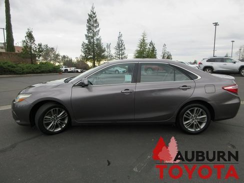 Used 2016 Toyota Camry SE image 7