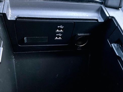 Used 2023 MAZDA MAZDA3 s image 32