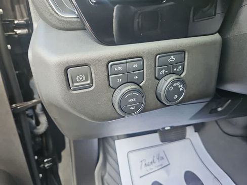 Used 2024 Chevrolet Silverado 1500 LT w/ Z71 Off-Road Package AWD/4WD image 11