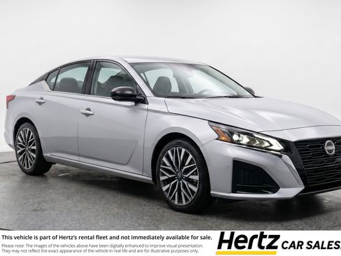 Used 2025 Nissan Altima 2.5 SV FWD image 1