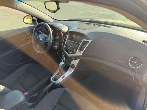 Used 2016 Chevrolet Cruze LT image 7