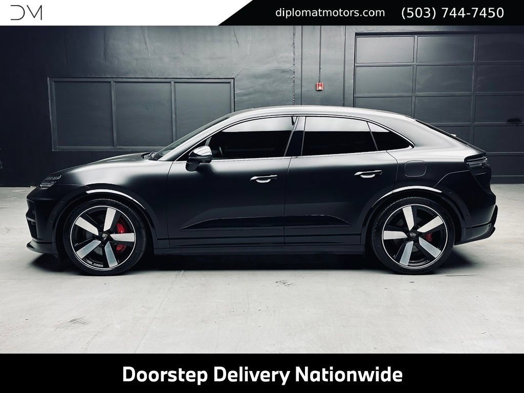 Used 2024 Porsche Macan Turbo Electric AWD/4WD image 4