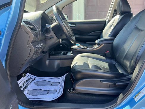 Used 2014 Nissan Leaf SL w/ Premium Package image 4