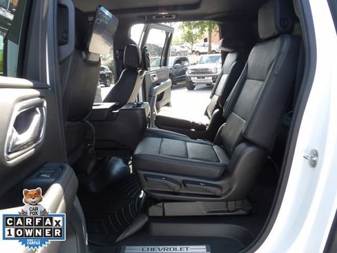 Used 2021 Chevrolet Suburban Z71 w/ Luxury Package AWD/4WD image 30