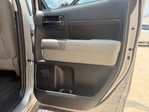 Used 2013 Toyota Tundra 4x4 Double Cab w/ SR5 Pkg image 17