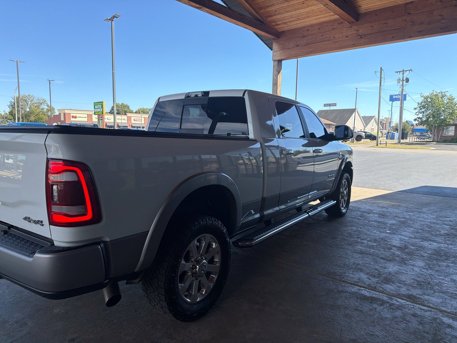 Used 2022 RAM 2500 Laramie AWD/4WD image 22