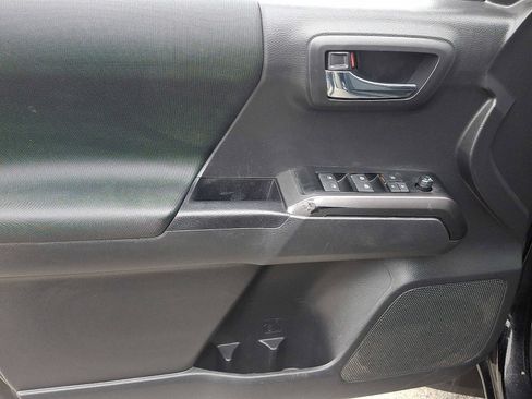 Certified 2023 Toyota Tacoma TRD Off-Road image 15