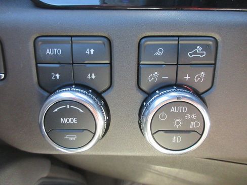 New 2026 GMC Sierra 1500 SLT w/ SLT Premium Package image 17