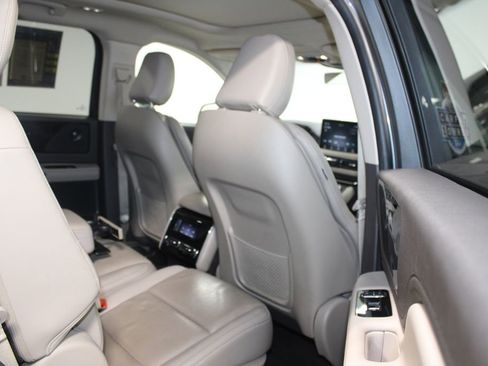 Used 2022 Lincoln Aviator Reserve image 37