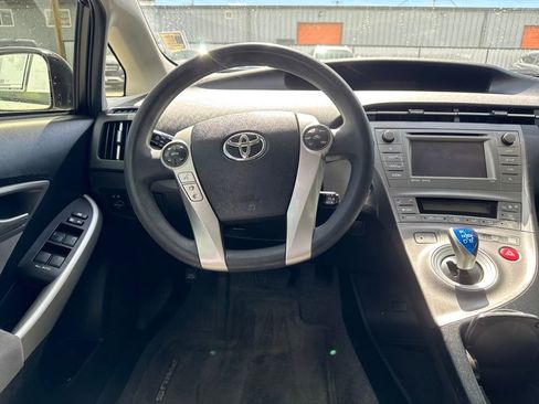 Used 2015 Toyota Prius Three image 13