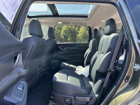 Used 2025 Subaru Ascent Limited image 6
