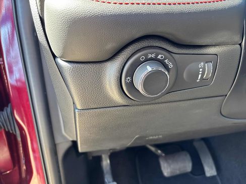 Used 2024 Dodge Durango GT image 18