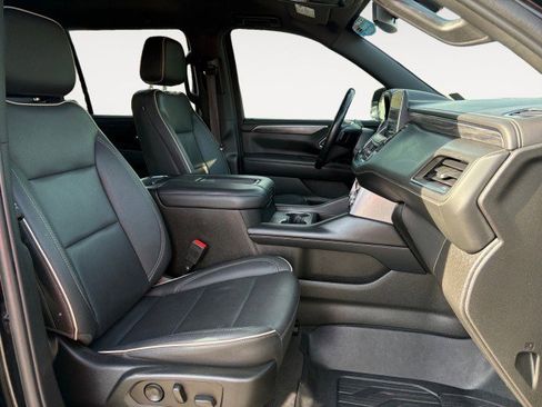 Used 2022 GMC Yukon XL SLT image 11