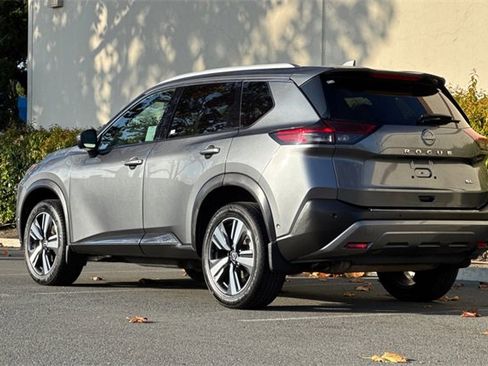 Used 2022 Nissan Rogue SL w/ SL Premium Package image 6