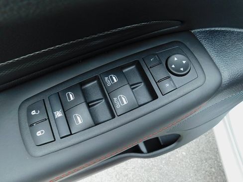 Used 2025 Dodge Durango R/T image 30