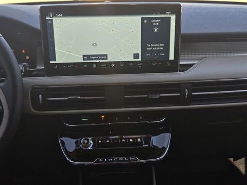 New 2026 Lincoln Corsair Premiere image 10