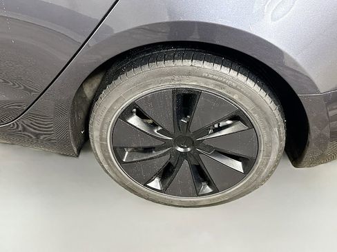 Used 2024 Tesla Model 3 Standard Range image 36