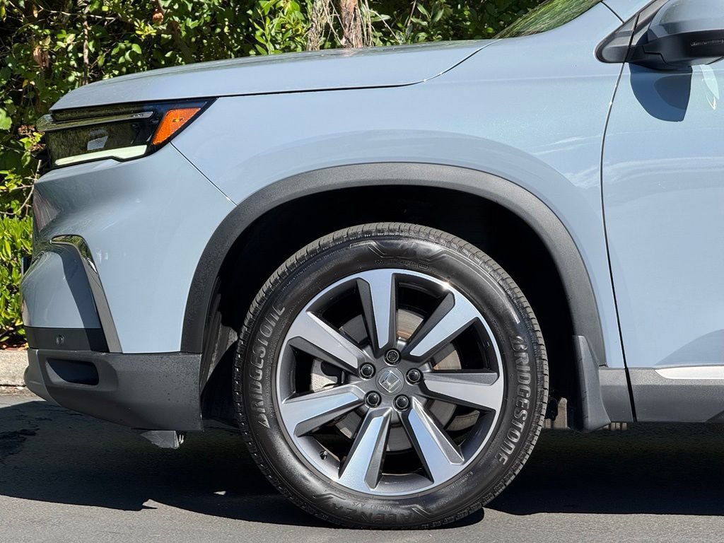 Certified 2023 Honda Pilot Touring image 4