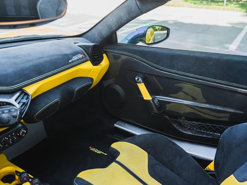 Used 2015 Ferrari 458 Speciale A RWD image 43