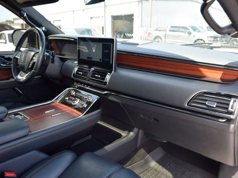 Used 2023 Lincoln Navigator Reserve RWD image 23