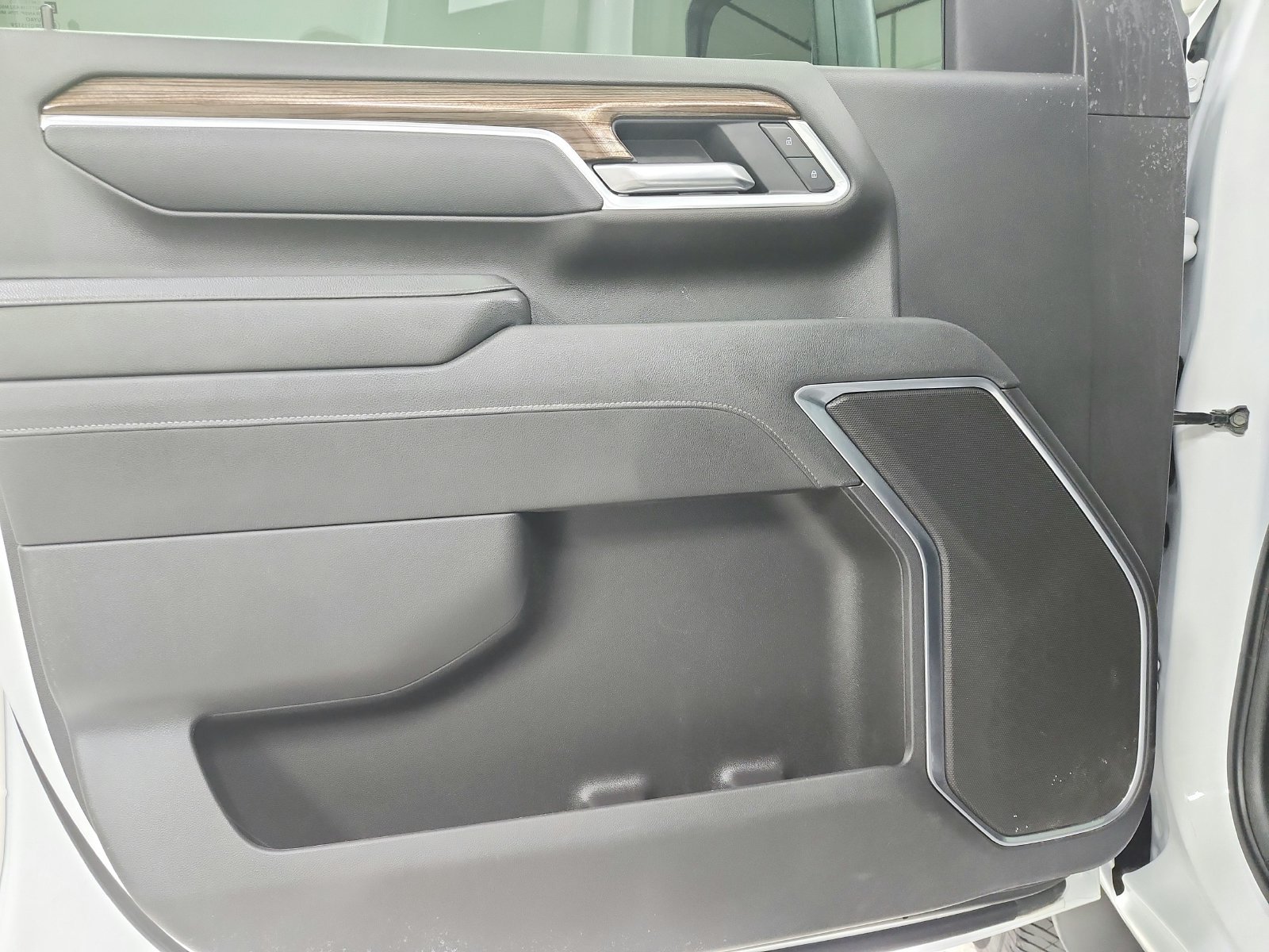 Used 2025 Chevrolet Silverado 2500 LT AWD/4WD image 32