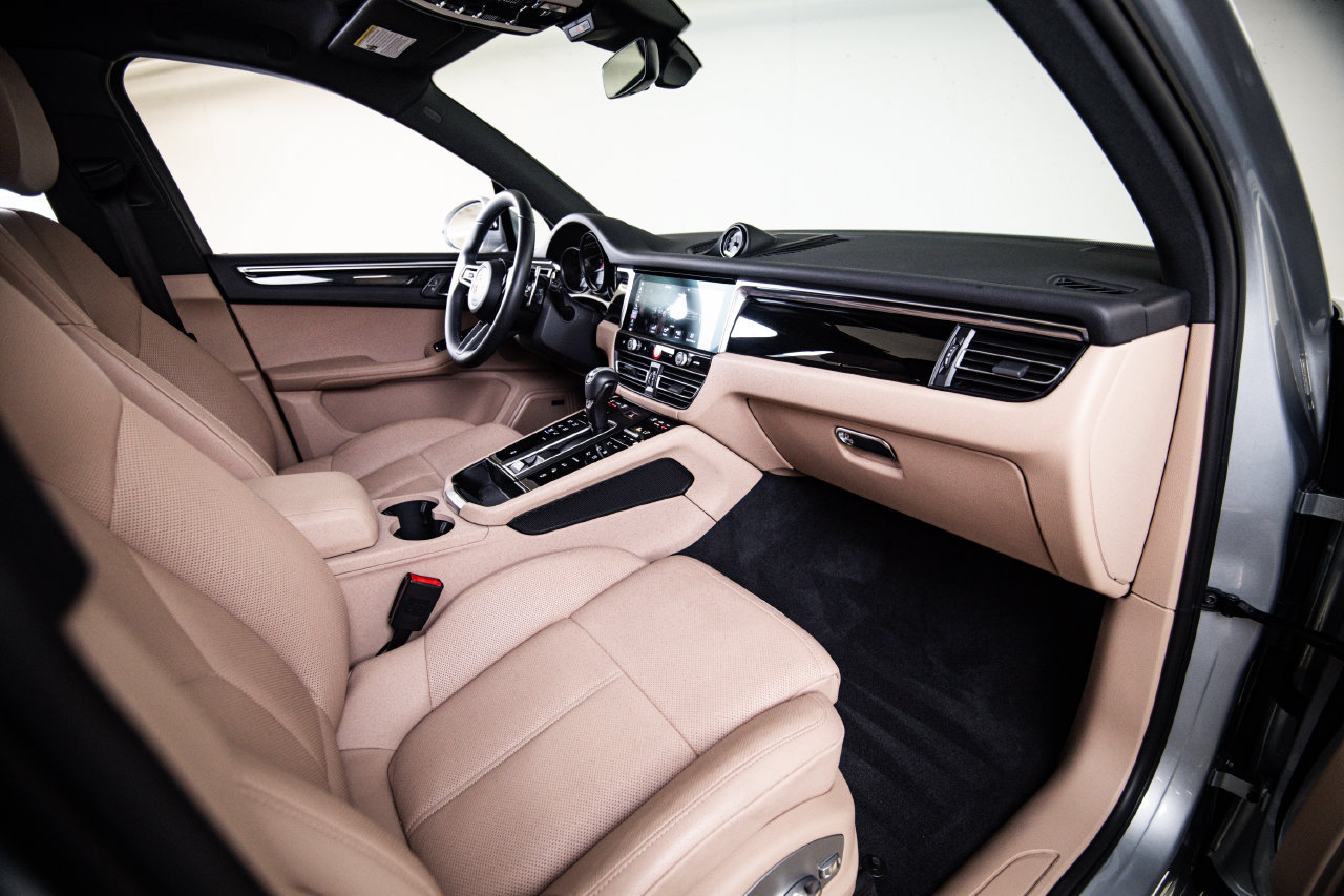 Certified 2026 Porsche Macan AWD/4WD image 28
