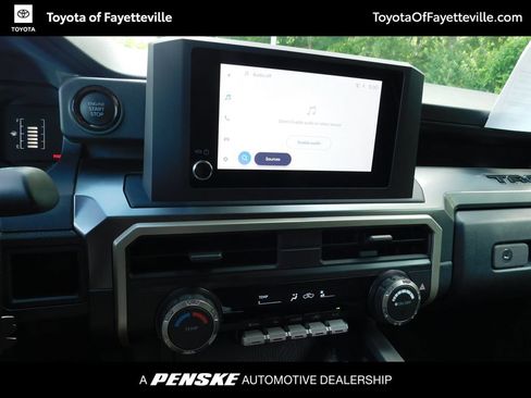 Used 2025 Toyota Tacoma SR5 AWD/4WD image 9