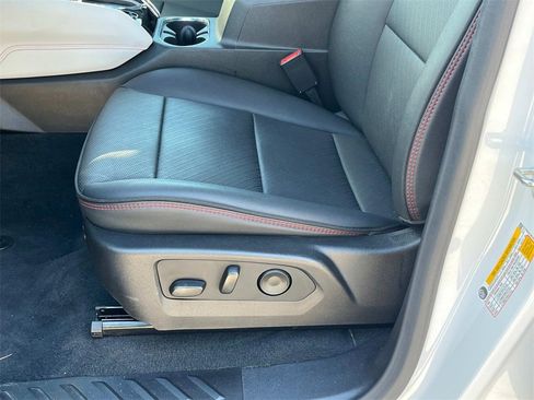 Used 2024 GMC Canyon AT4X image 27