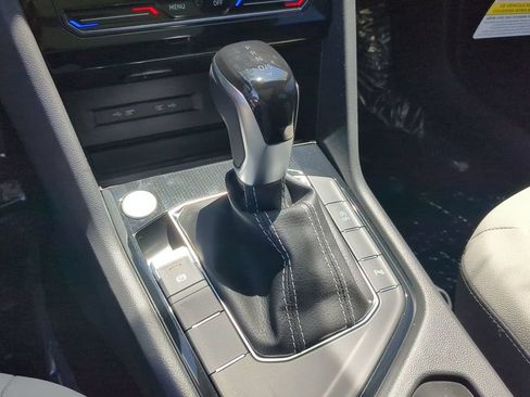 New 2026 Volkswagen Taos SE FWD image 25