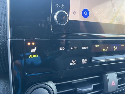 Used 2025 Subaru Solterra Premium image 19