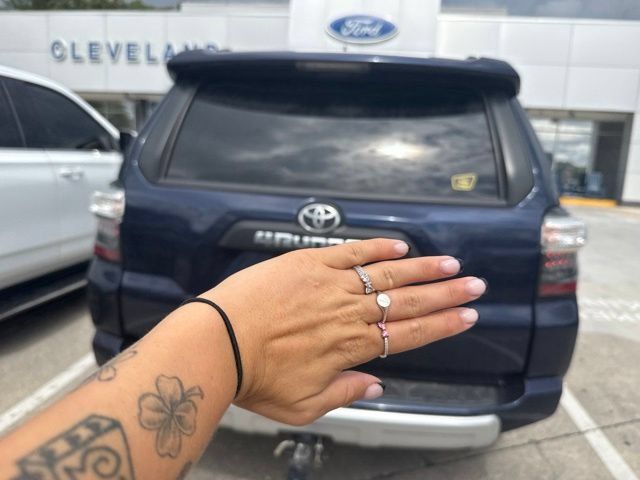 Used 2021 Toyota 4Runner TRD Off-Road AWD/4WD image 19