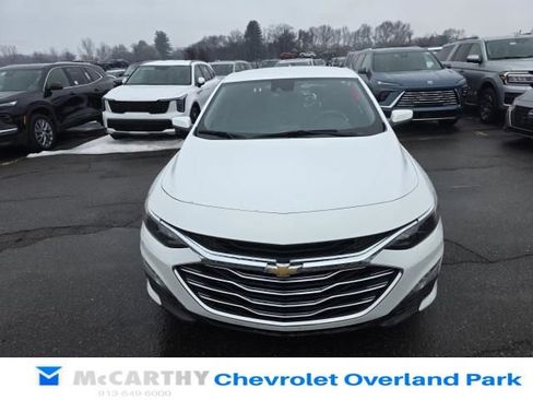 Used 2024 Chevrolet Malibu LT image 3