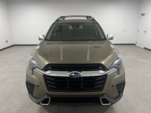 Used 2023 Subaru Ascent Touring image 3
