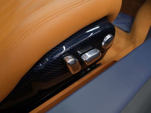 Used 2020 Bugatti Chiron AWD/4WD image 35