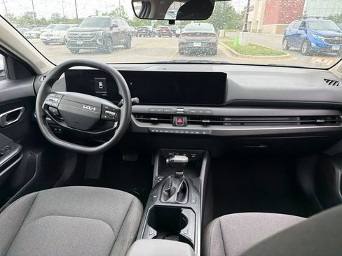 Used 2025 Kia K4 FWD image 8