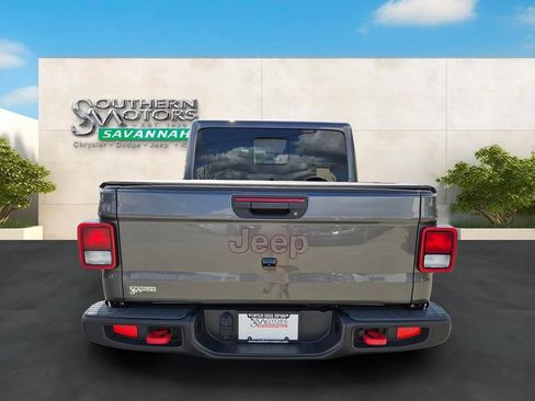 Used 2023 Jeep Gladiator Rubicon AWD/4WD image 4