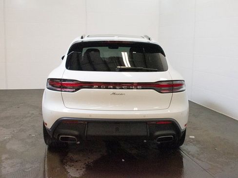 Certified 2025 Porsche Macan image 6