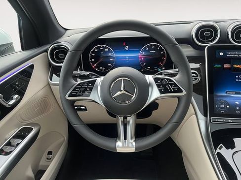 Used 2026 Mercedes-Benz GLC 300 4MATIC image 12
