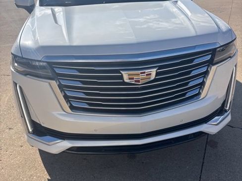 Certified 2023 Cadillac Escalade Premium Luxury Platinum image 5