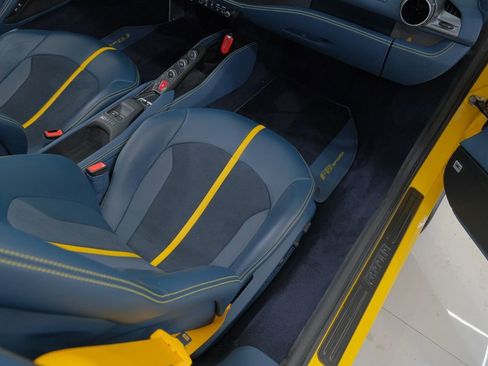 Used 2021 Ferrari F8 Tributo Spider image 39