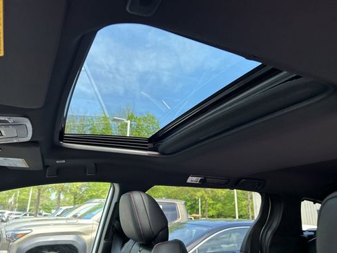 New 2026 Toyota Sienna XSE image 5