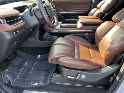 Used 2025 Lincoln Navigator Reserve AWD/4WD image 23