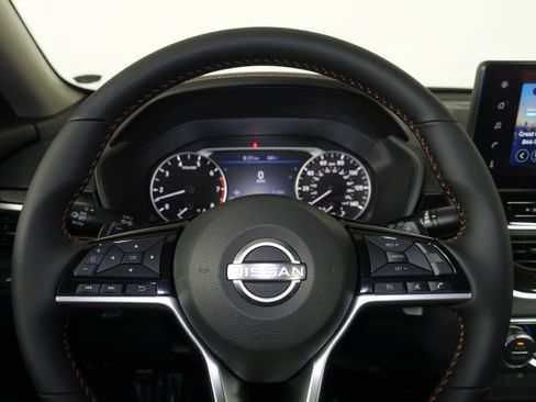 New 2025 Nissan Altima 2.5 SR w/ SR Premium Package image 20