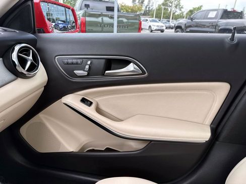 Certified 2019 Mercedes-Benz GLA 250 image 25