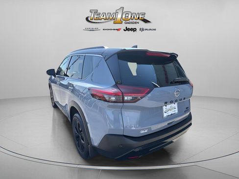 Used 2023 Nissan Rogue SV w/ SV Premium B Package image 7