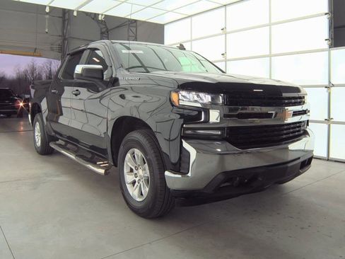 Used 2020 Chevrolet Silverado 1500 LT image 3